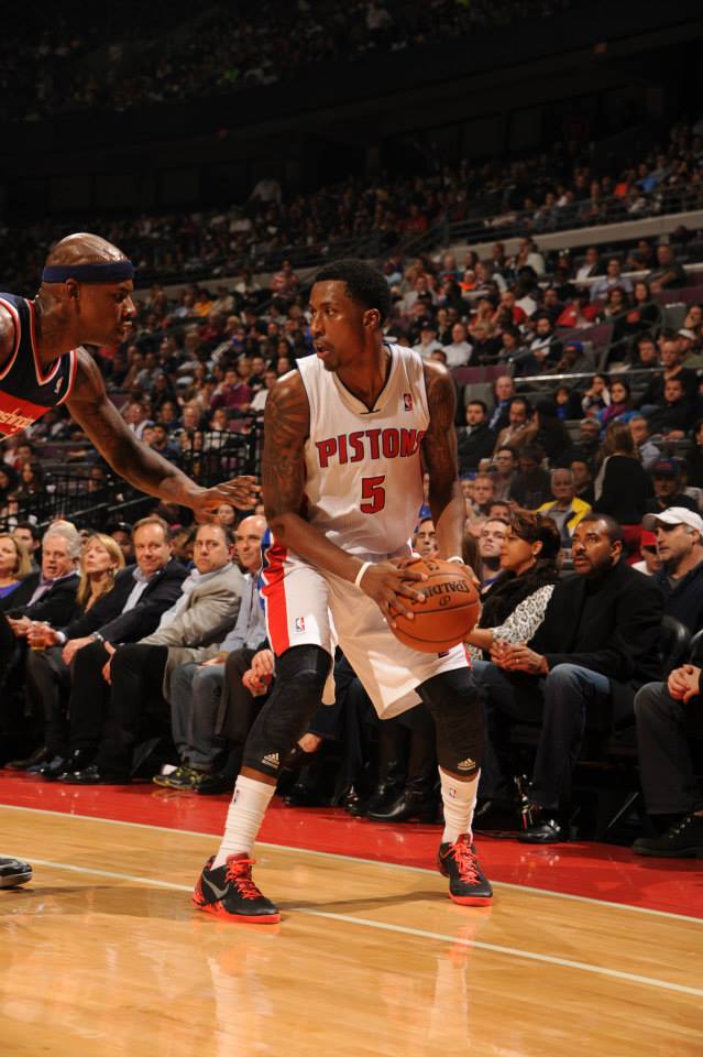 Logjam in Backcourt Hurts KCP,&nbsp;Bynum